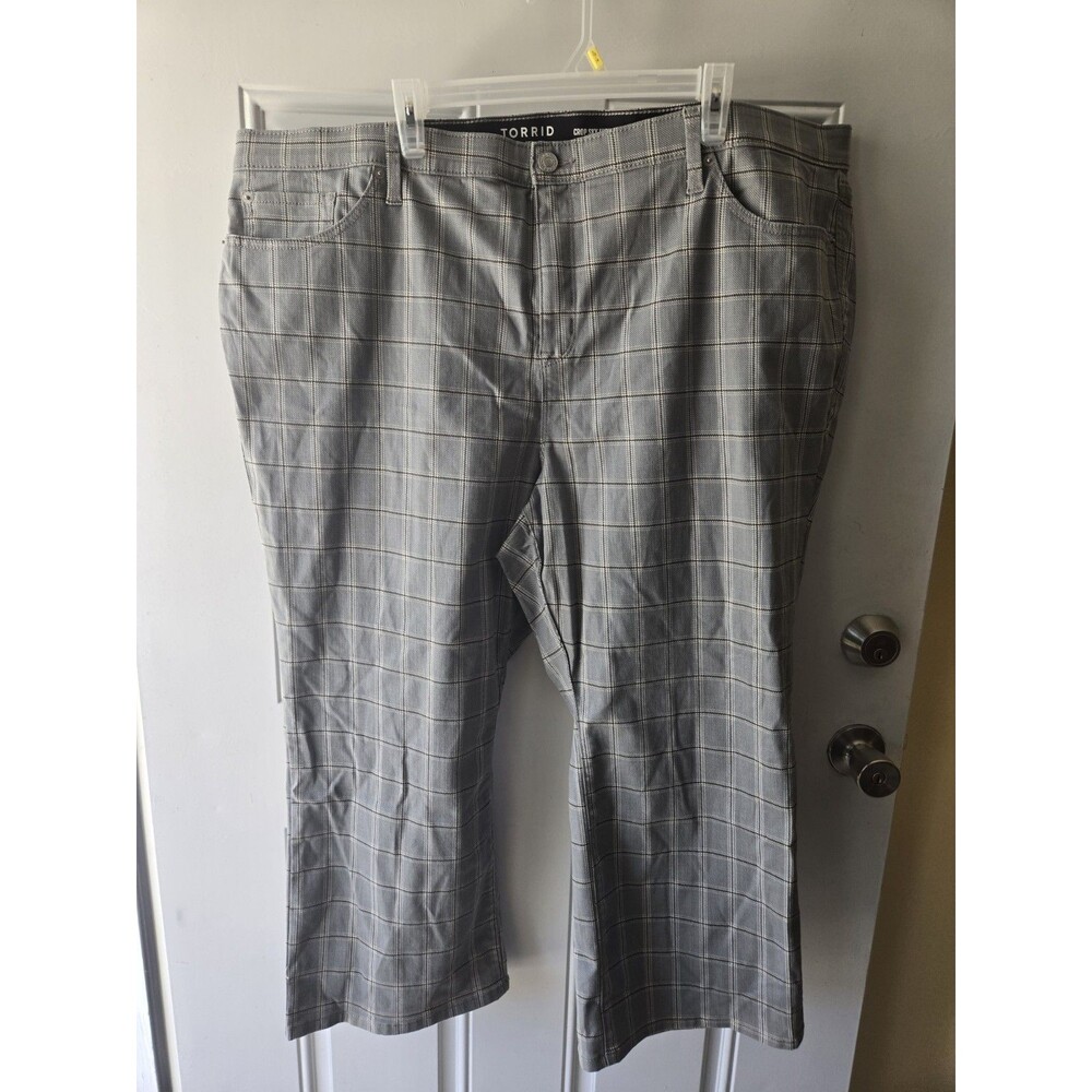 Torrid Womens Crop Sky High Boot Super Soft Plaid Gray Pants Size 28 Plus Curvy
